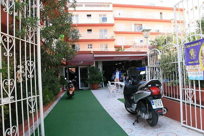 יורט דה מאר Oyo Hotel Goya